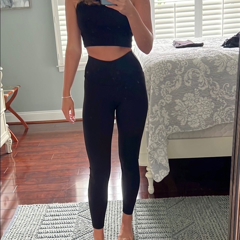 Black Lululemon leggings